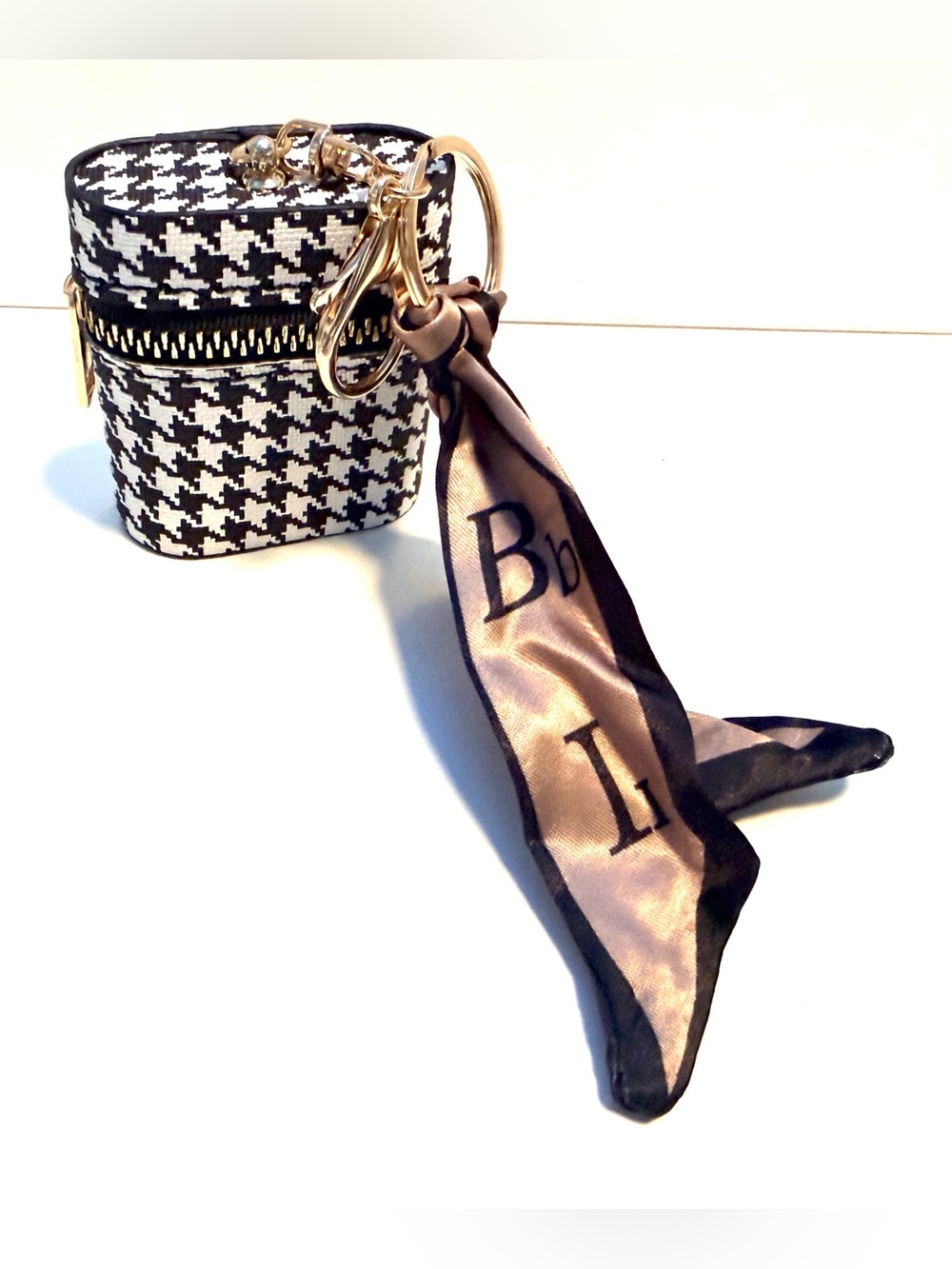 Houndstooth Mini Zip Air Pods Pouch with Scarf Accent